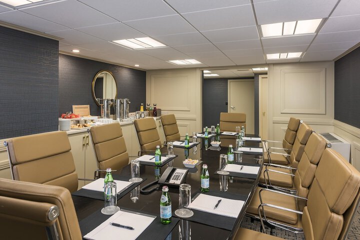 Crowne Plaza Providence-Warwick Airport by IHG