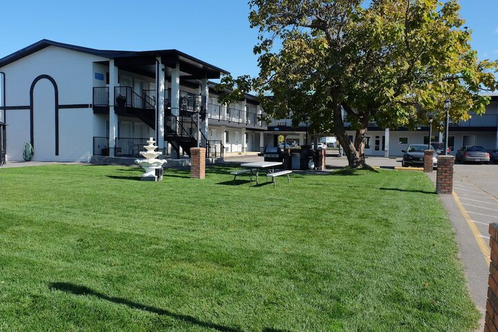 Hotel Exterior 60 of 60