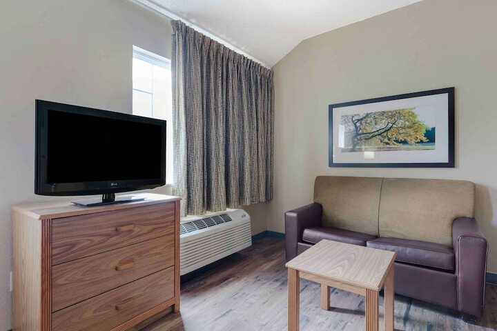 Room 15 of 35