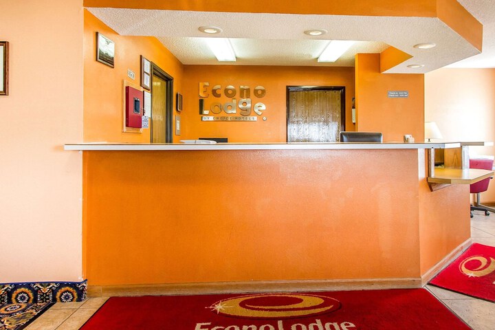 Econo Lodge Inn & Suites Pekin - Peoria Area