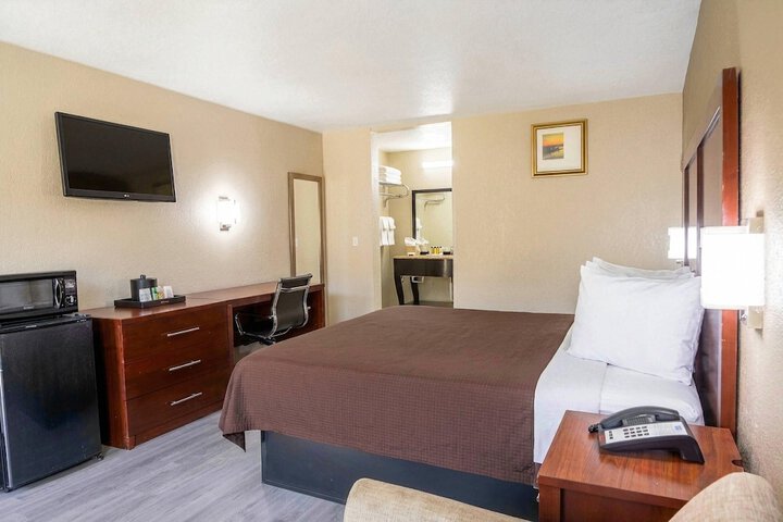 Rodeway Inn Monroe