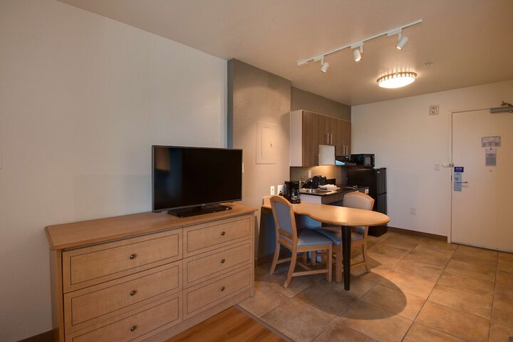 Room 32 of 39