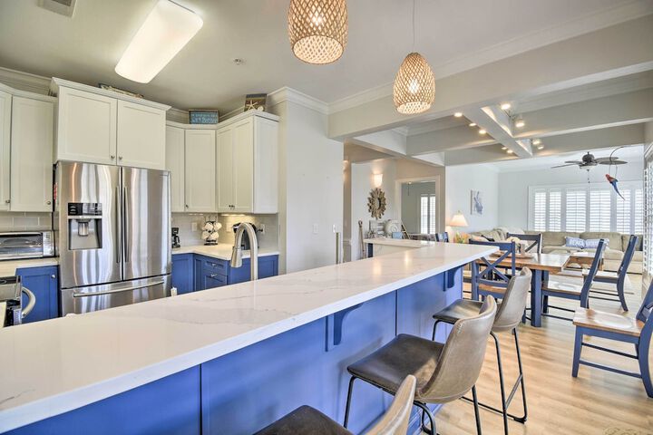Ocean Isle Condo With Community Pool & Hot Tub!