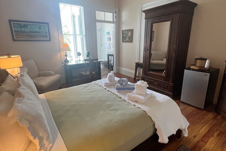 Room 37 of 60
