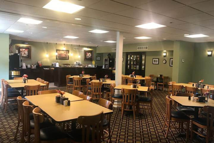 Carmel Inn & Suites