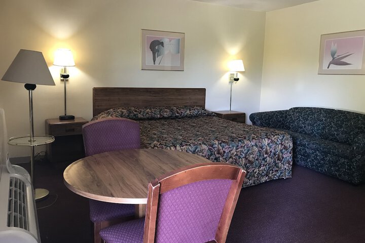 Room 32 of 38