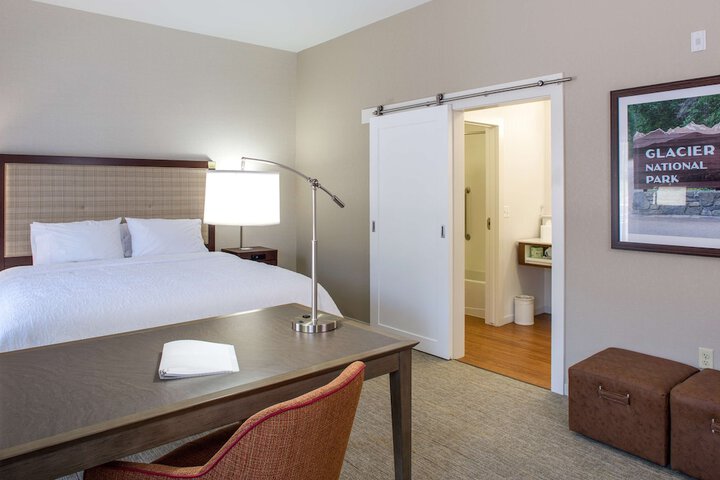 Room 32 of 43