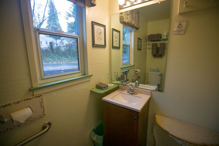 Room 144 of 236