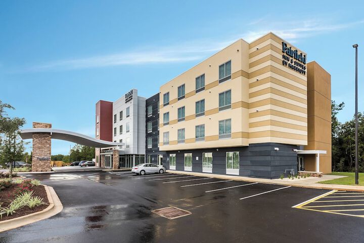 Hotel 2 of 32