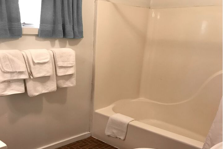 Room 48 of 64