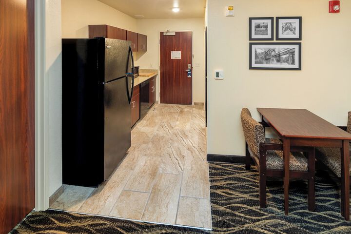 Cobblestone Inn & Suites - Fairfield Bay