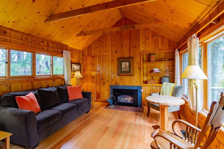 Lake Creek Lodge