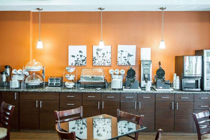 Breakfast/Coffee Service 22 of 30