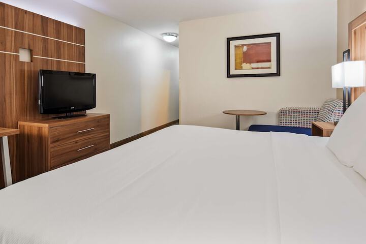 Room 19 of 33
