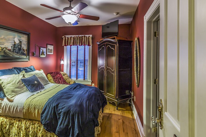 Room 28 of 30