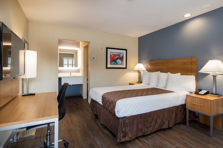 Room 15 of 19
