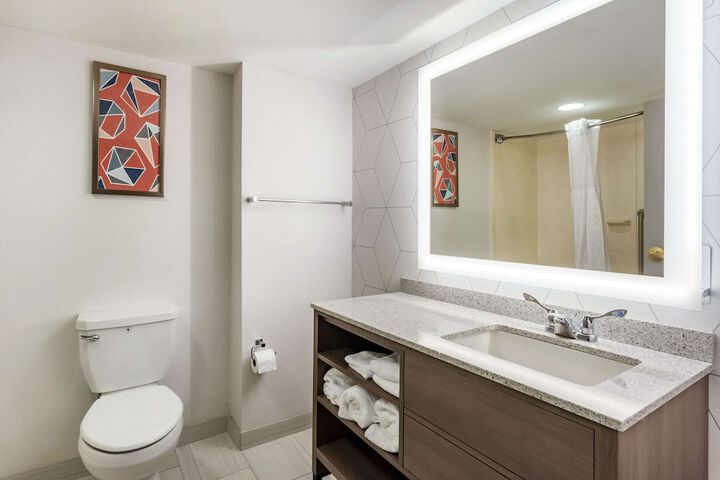 Room 25 of 41