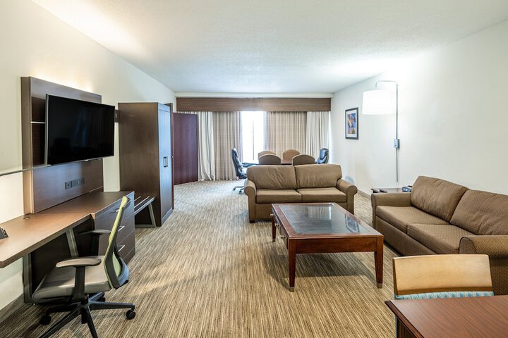Room 32 of 45
