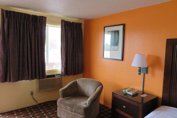 Room 22 of 28