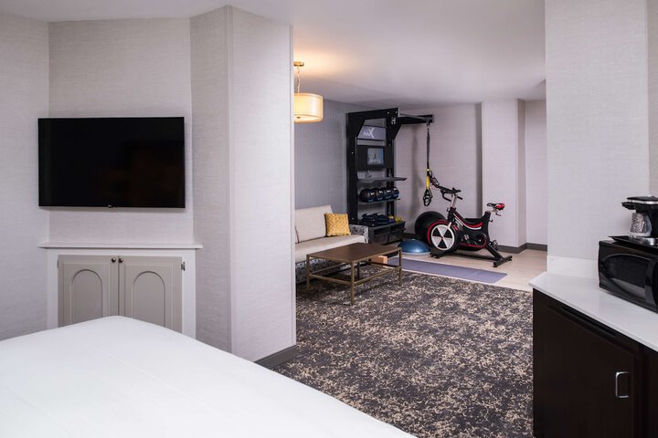 Room 80 of 118