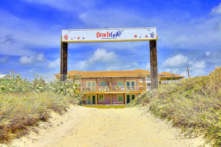 Beachgate CondoSuites and Oceanfront Resort