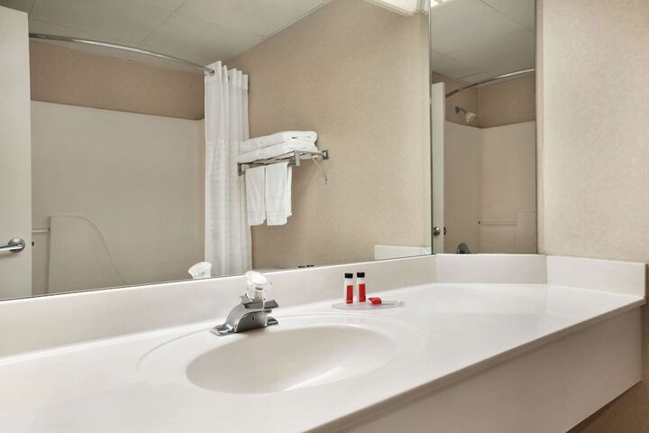 Room 12 of 21