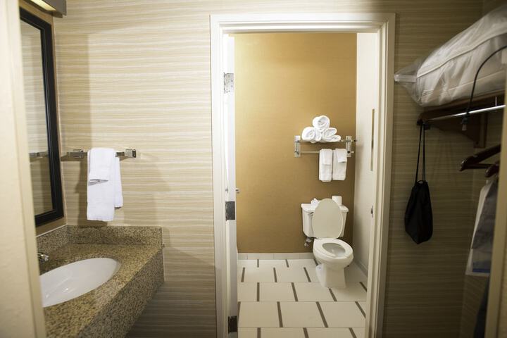 Room 28 of 45