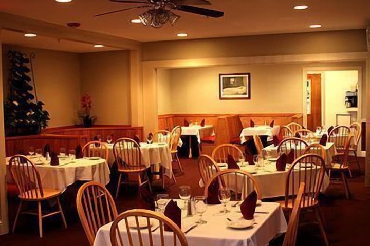Dining 35 of 45