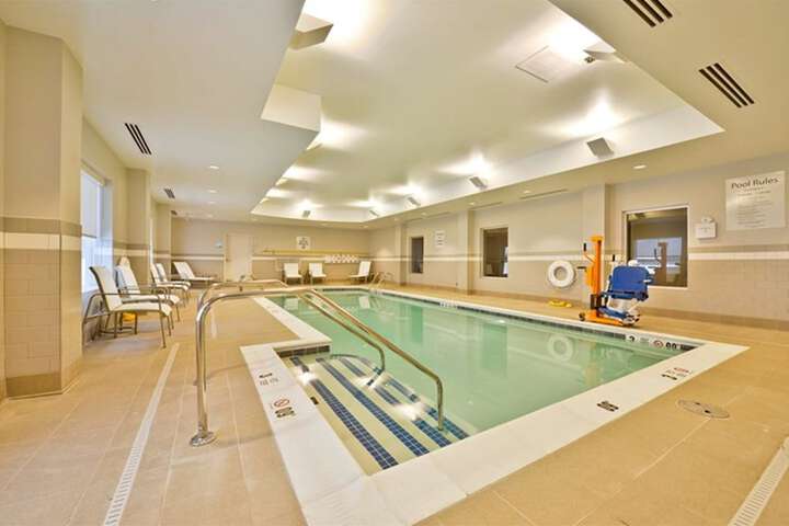 Holiday Inn Express & Suites Utica by IHG
