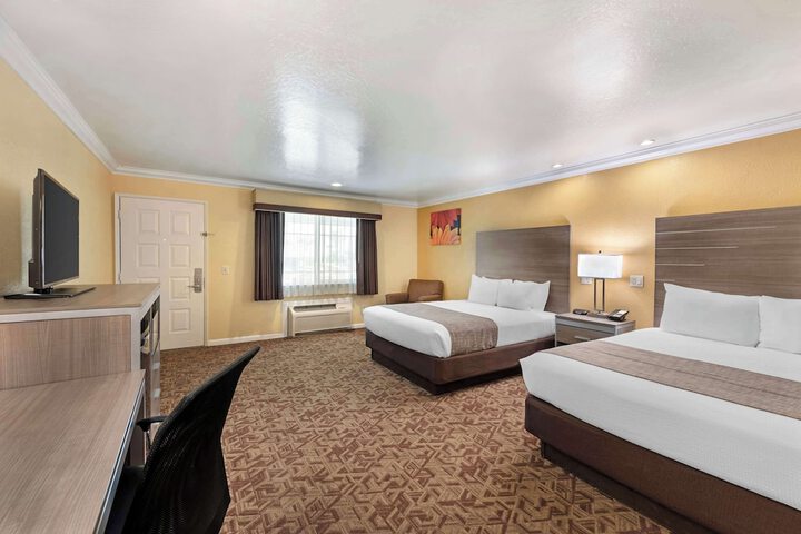 Room 12 of 39