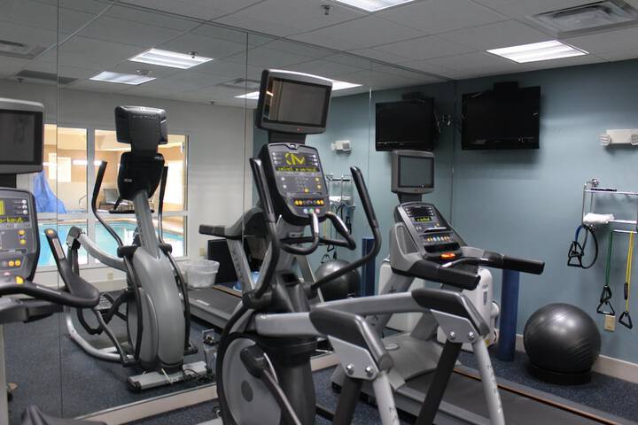 Holiday Inn Express & Suites Sedalia by IHG