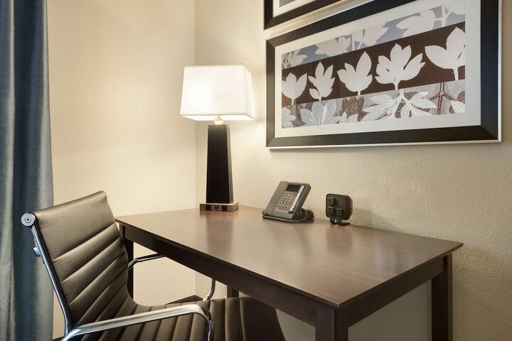 Room 14 of 40