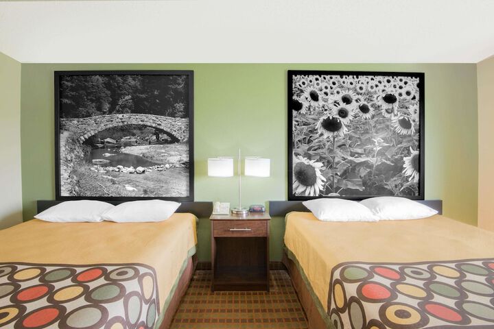 Room 6 of 19
