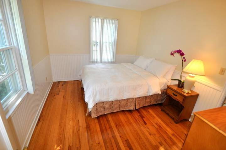 Room 13 of 36