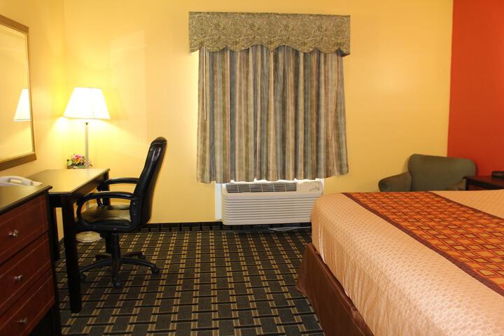 Room 27 of 39