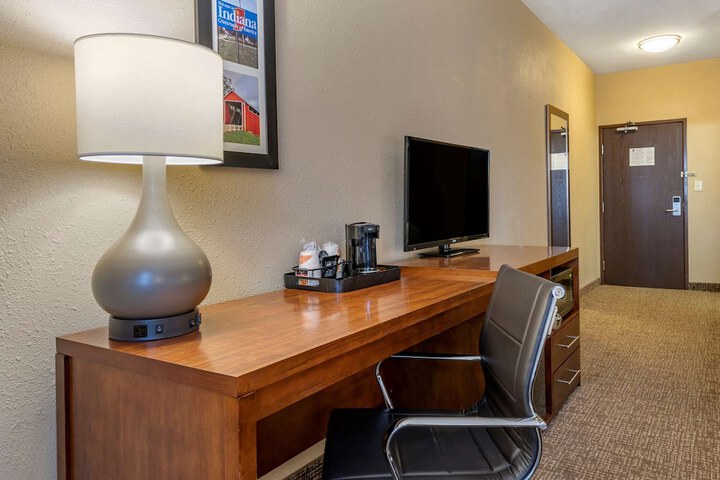 Room 13 of 28
