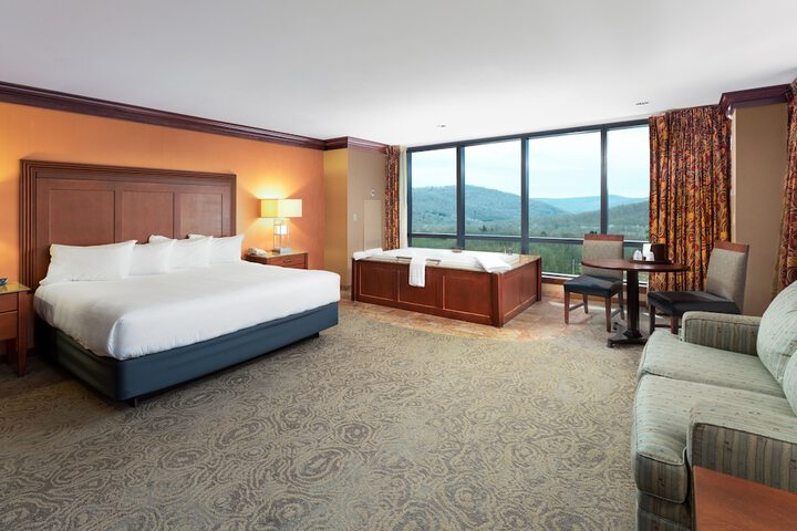 Room 17 of 27