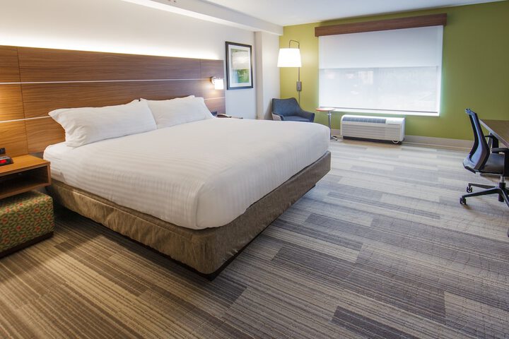 Room 35 of 67