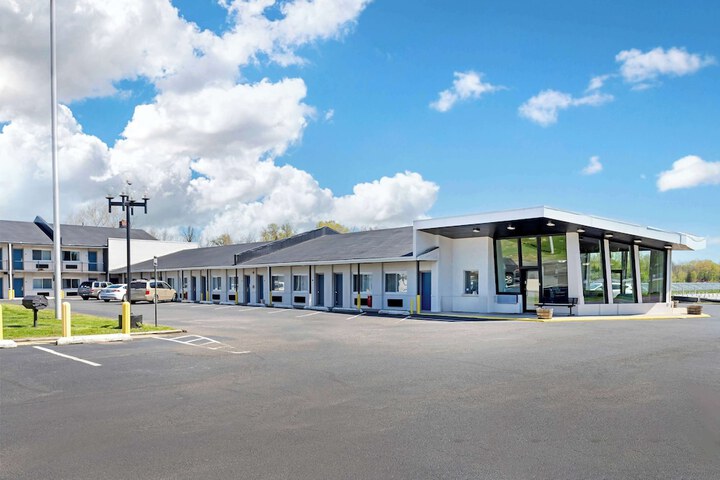 Days Inn by Wyndham Wrightstown McGuire AFB / Bordentown