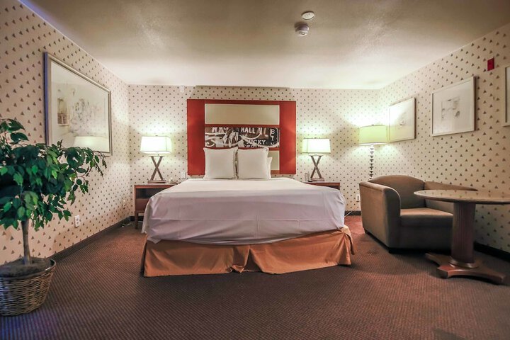 Room 47 of 84