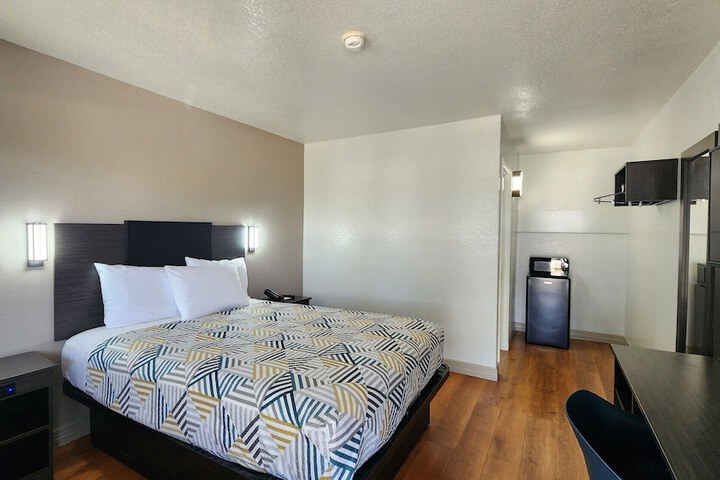 Motel 6 Conroe TX