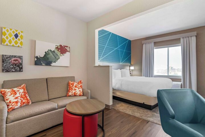 Room 32 of 37