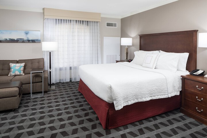 Room 14 of 30