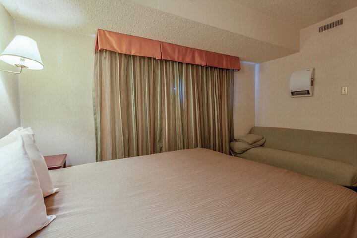 Room 20 of 68
