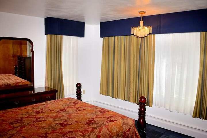 Room 24 of 42