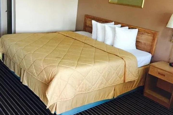 BUDGET INN