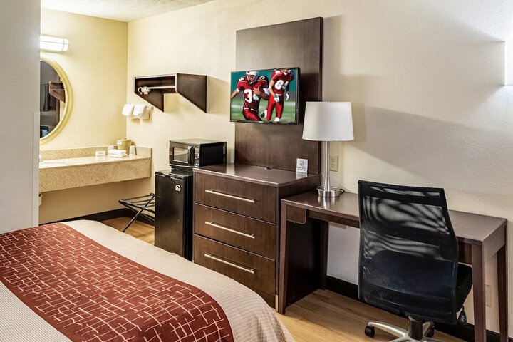 Red Roof Inn Columbus - Taylorsville / Edinburgh