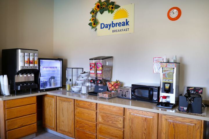 Days Inn & Suites by Wyndham Llano