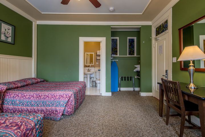 Room 17 of 41