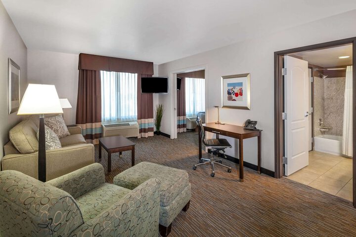 Room 8 of 36